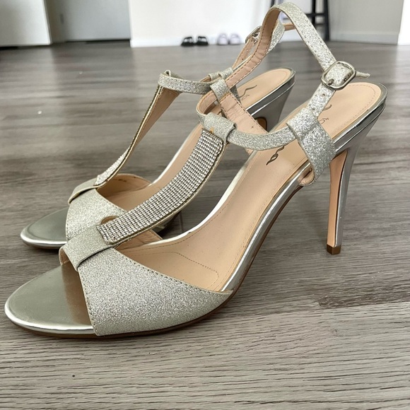 Sparkle Heels (Touch of Nina) Size 10 - Picture 2 of 3